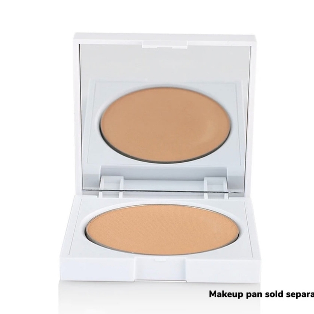 CLOVE + HALLOW Refillable Compact - Picture 2 of 6